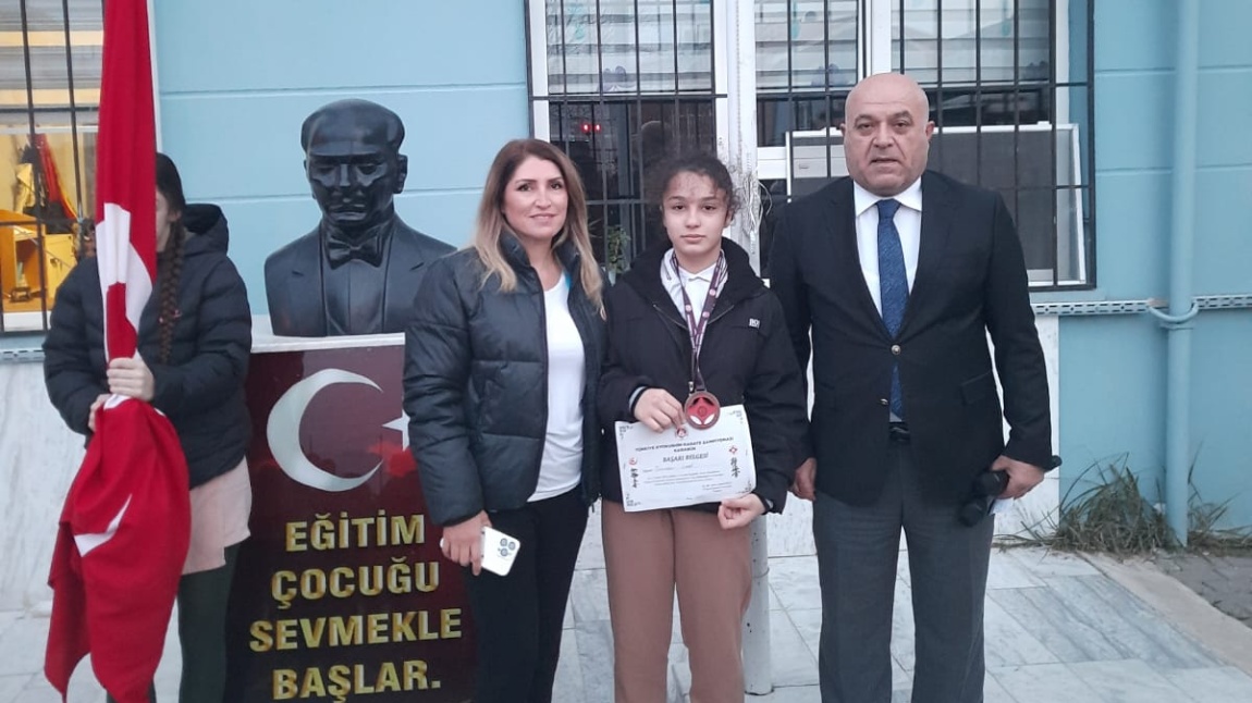 Okulumuz öğrencisi Semanur Şenol Kyukushin Stil Karate finallerinde Türkiye 3. oldu!